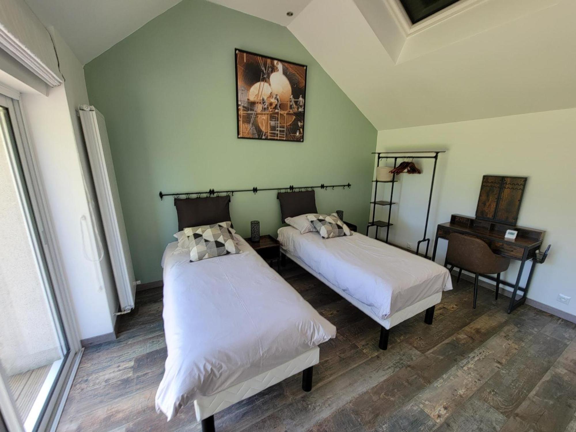 Les Embreoles Bed & Breakfast Clitourps Exterior photo